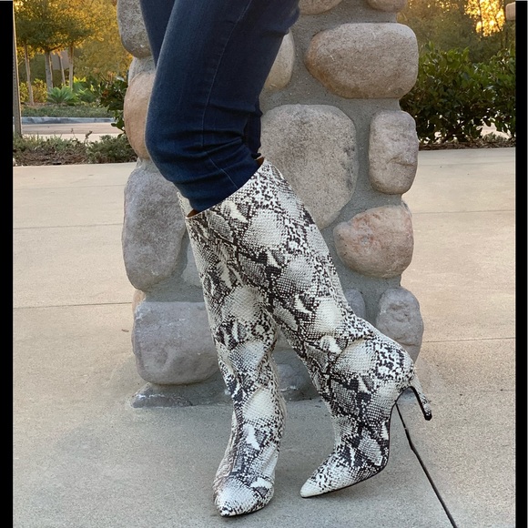 Size 6.5 Stone Black Snake Pointy Toe Knee High Stiletto He - Picture 5 of 6